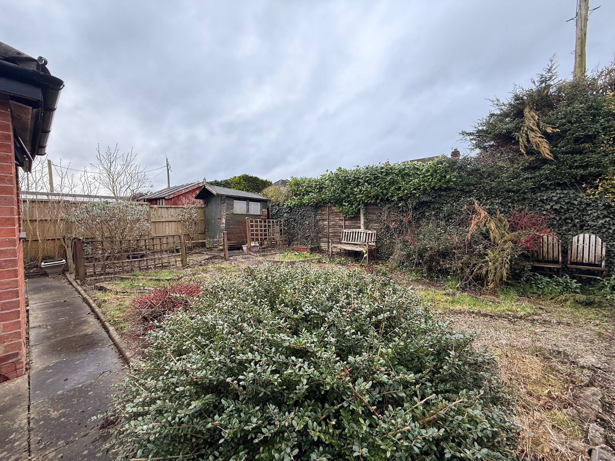 Yew Tree Road, Plumley